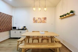 Dining - Sleeping Shine by DeliZia Homestay (9-10 Persons) (Satun)