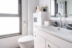 Room - Achziv Beach Haven 3BR Apartment by Sea N' Rent (Nahariyya)