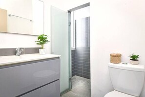 Room - Heart of Tel-Aviv Spacious Stay by Sea N' Rent (Tel Aviv)