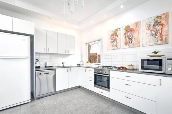 Fer et planche à repasser