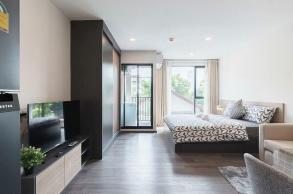 Exterior - Sathon-Charoen Nakhon Condo (Bangkok)