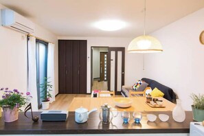 Cots/infant beds - New cozy House near Kamogawa River　 STAR (Kyoto)