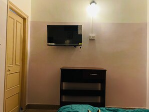 Deluxe Δίκλινο Δωμάτιο (Double), Θέα στην Πόλη | Γραφείο, χώρος εργασίας για λάπτοπ, σίδερο/σιδερώστρα 