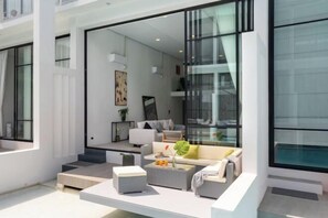 Outdoor pool - Elegant Pool Access Townhouse Near Beach (Koh Samui)