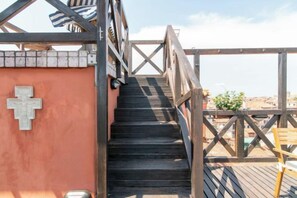 صورة غير مصنفة، 2 من 32، زرّ