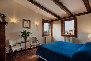 Cots/infant beds