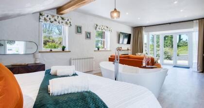 The Pig Stye - 1 Bedroom Studio - Princes Gate