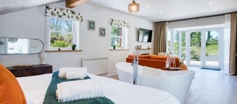 The Pig Stye - 1 Bedroom Studio - Princes Gate