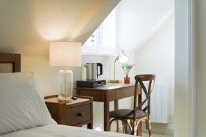 Cozy Double room | In-room safe, WiFi (free), bed sheets - Old Bank House Hotel (Grouville)
