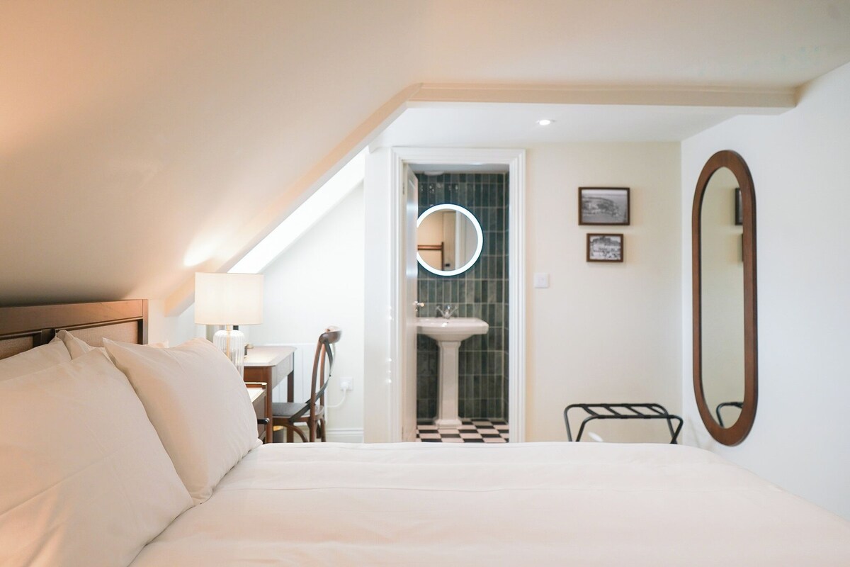 Cozy Double room | In-room safe, free WiFi