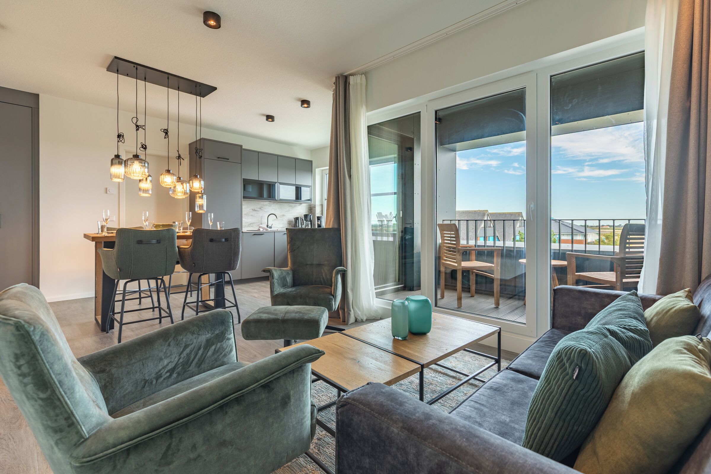 Fernseher, DVD-Player, Stereoanlage