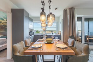 Dining - Vacation apartment Wattblick de Luxe on Nordstrand for up to 4 people (Nordstrand)