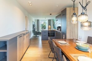 Fridge, microwave, oven, stovetop - Sandbank de Luxe vacation apartment on Nordstrand for up to 6 people (Nordstrand)