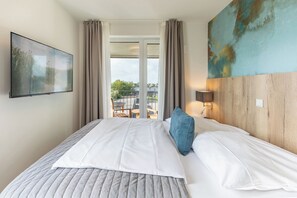 1 bedroom, desk, free WiFi, bed sheets - Vacation apartment Hallighafen de Luxe on Nordstrand for up to 4 people (Nordstrand)