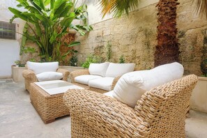 Property grounds - Casa Lando - Two Bedroom Apartment, Sleeps 5 (Lecce)