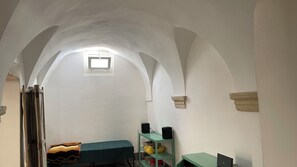 Interni