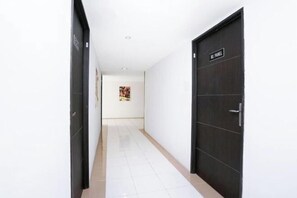 Interior - Ririn Apartemen (Gunung Anyar)
