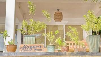 تفاصيل الفندق من الخارج