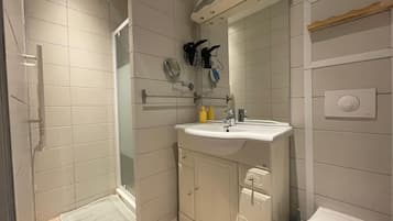 Hair dryer, towels