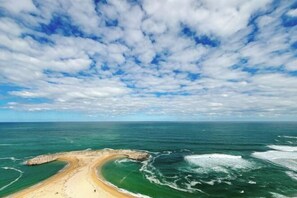 Beach - Lighthouse Beach 1504 (Sokcho-si)