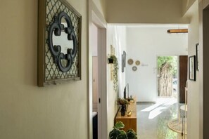 Room - Charming Home in the Heart of Haifa by Sea N Rent (Haifa)