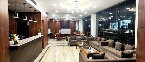 Coin salon dans le hall