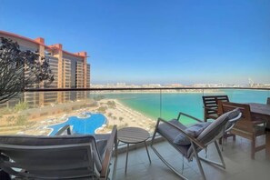 Outdoor dining - bnbme Luxury Seaview Retreat with Private Beach (Dubai)
