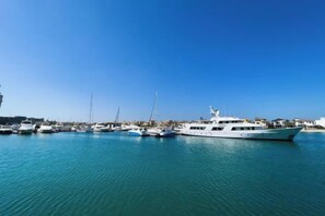 Unclassified image, 5 of 25, button - bnbme Luxury Seaview Retreat with Private Beach (Dubai)