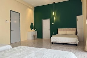 Room - Happiness Stay (20 Pax) With Karaoke, Snooker, Mahjong Table (Ipoh)