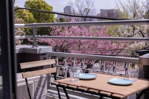 تناول الطعام بالخارج