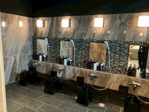 Public bath - LiVEMAX Sakishima Cosmo Tower Hotel (Osaka)