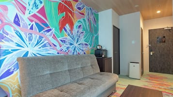 Designer Corner Twin Room, Non-Smoking | Desk, free WiFi