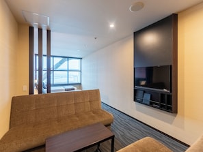 Familiesuite, ikke-røyk | Skrivebord og wi-fi (inkludert)