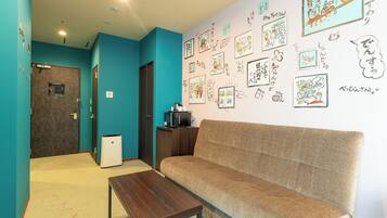 Designer Corner Twin Room, Non-Smoking | Desk, free WiFi