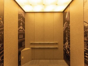 Elevator - LiVEMAX Sakishima Cosmo Tower Hotel (Osaka)