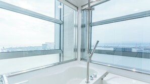Twin Room, Non Smoking, Corner | Bathroom | Combined shower/tub, hair dryer, towels, soap - LiVEMAX Sakishima Cosmo Tower Hotel (Osaka)