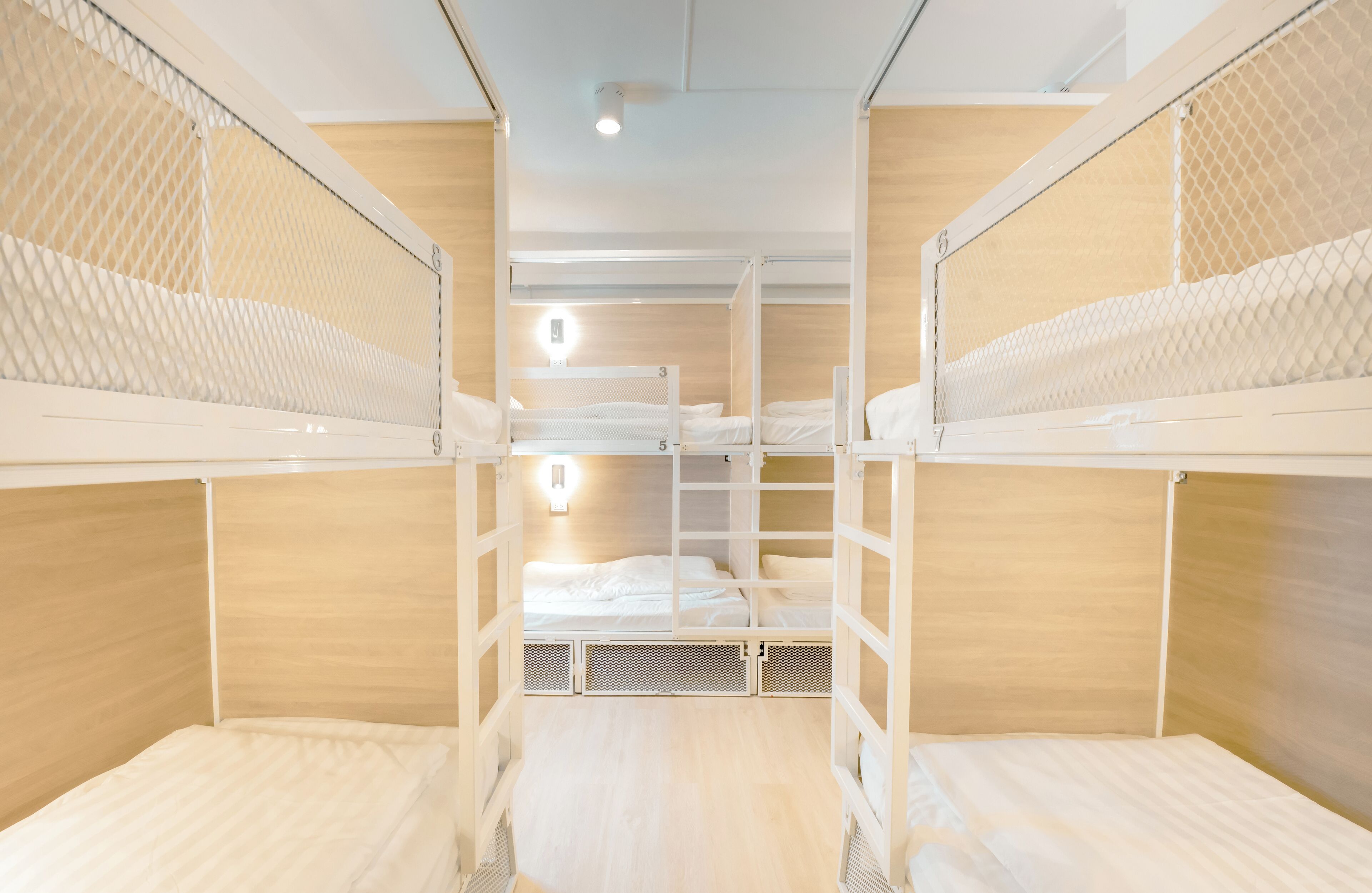 Dormitório compartilhado econômico, somente para mulheres | Cofres nos quartos, cortinas blackout, Wi-Fi de cortesia, roupa de cama