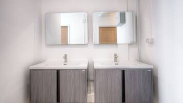 Ducha y cabezal de ducha tipo lluvia