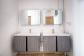 Regadera, regadera tipo lluvia, amenidades de baño gratuitas 