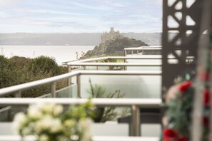 Property grounds - Walk to Beach - Sea View - Free Parking -Free WiFi (Marazion)