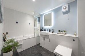 Hair dryer, towels - Walk to Beach - Sea View - Free Parking -Free WiFi (Marazion)