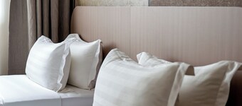 Kivana Suite by Ayuhouz