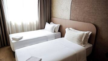 Suite | In-room safe, iron/ironing board, free WiFi
