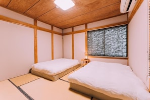 Room - Yuzawa Onsen Lodge House B (Minamiuonuma)
