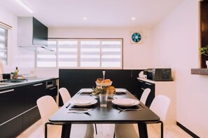 Dining - Yuzawa Onsen Lodge House B (Minamiuonuma)