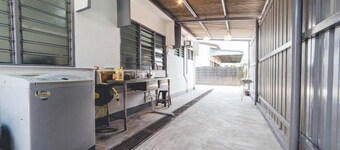 Batu Pahat Sri Jaya Villa 4BR 18pax