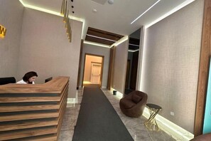 المنشأة من الداخل