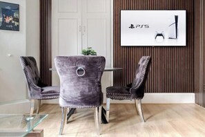 Room - LONDONERS - Mayfair Serviced Apartments (London)