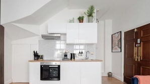 Unclassified image, 2 of 37, button - LONDONERS - Mayfair Serviced Apartments (London)
