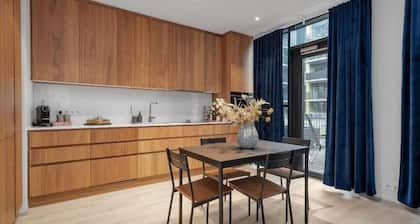 Premium Downtown Queen Apartment KARTULI